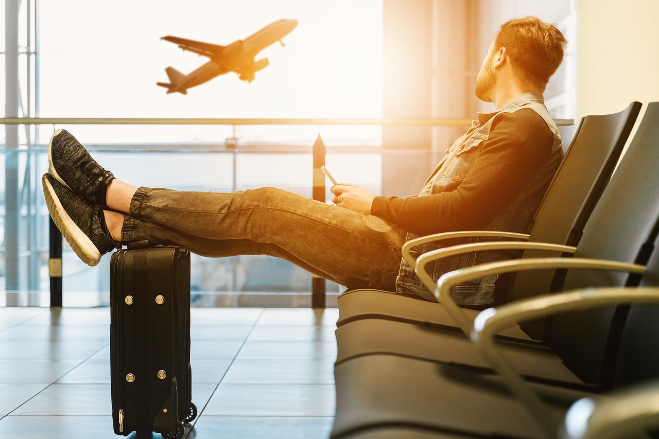 5 Gift Ideas for Men Who Travel | Holiday Gift Guide