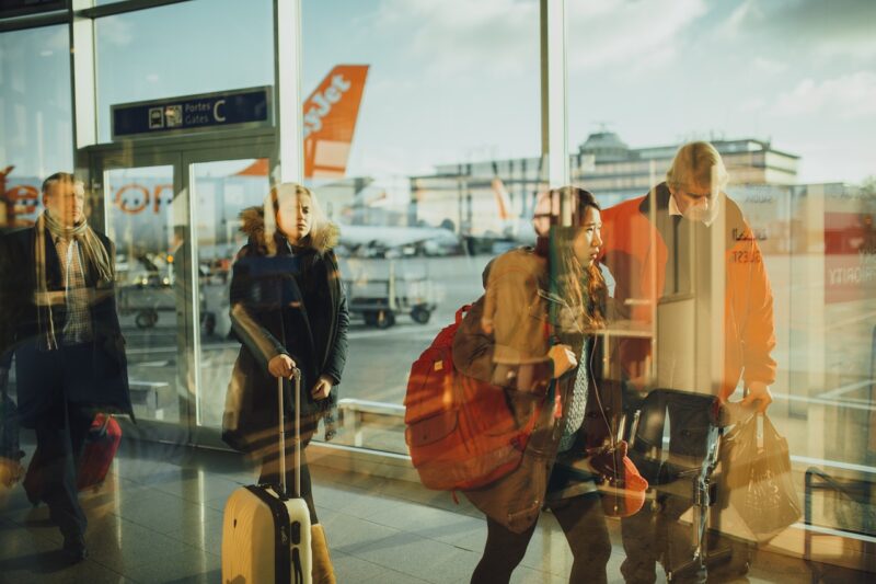 5 Ways to Save Money on Holiday Travel