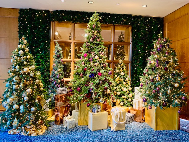 Things to do in Boston in Winter Four Seasons Hotel lobby. The Roving Fox