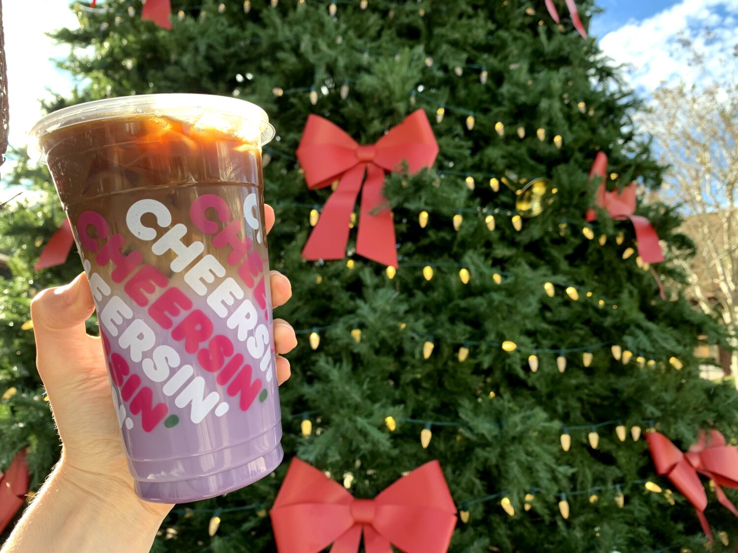 I Tried the Dunkin Sugarplum Macchiato | Review